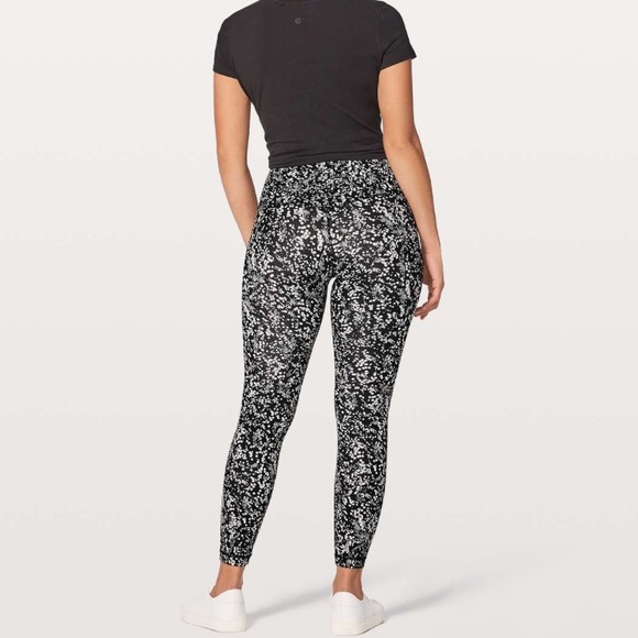 LULULEMON- Align Pant II 25" Chirasu Black Leggings Gym Workout Athletic Yoga - Picture 2 of 8